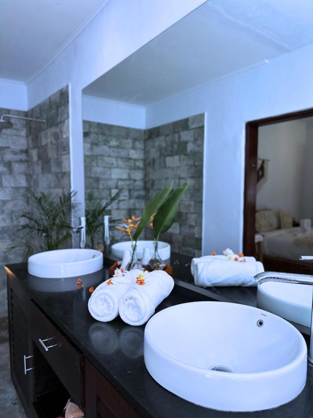 Janji Villa *